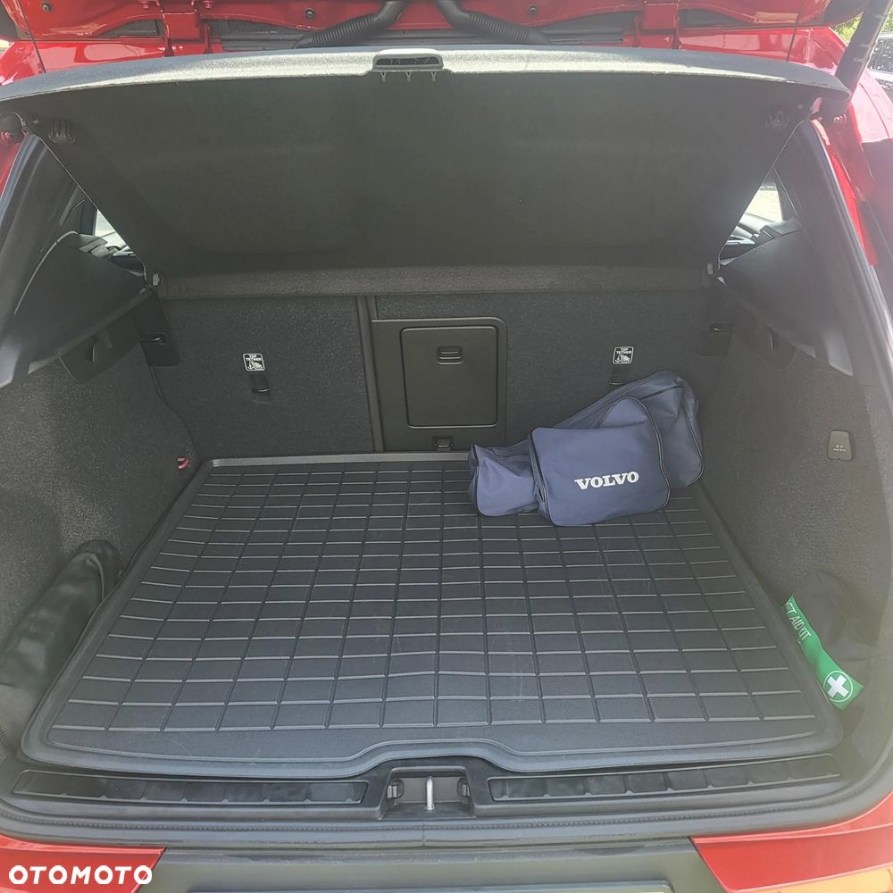 Volvo XC 40 B3 Plus Dark - 14