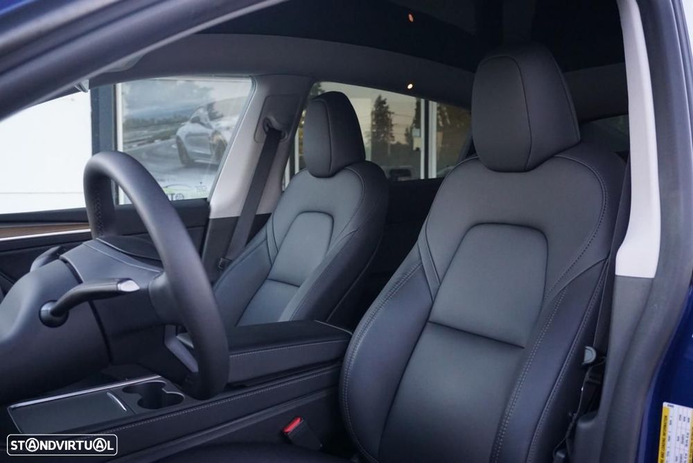 Tesla Model Y Long Range Dual Motor AWD - 33