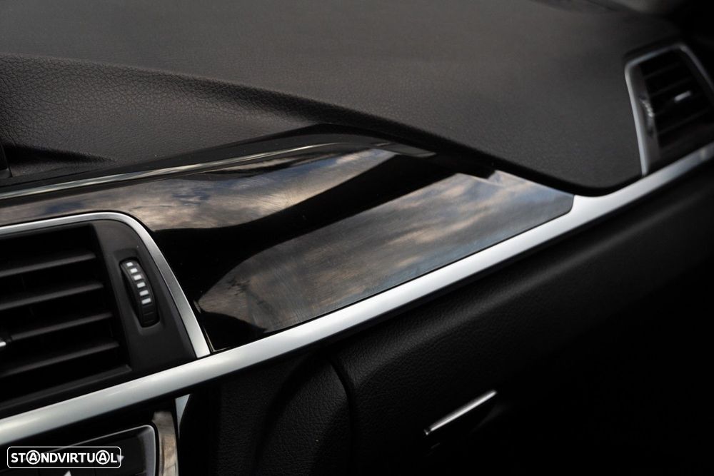 BMW 320 d Efficient Dynamic Edition Sport Line - 31