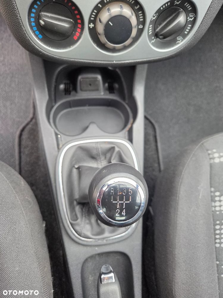 Opel Corsa 1.4 16V Satellite - 29