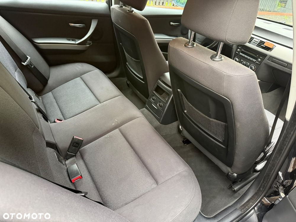 BMW Seria 3 318i - 13