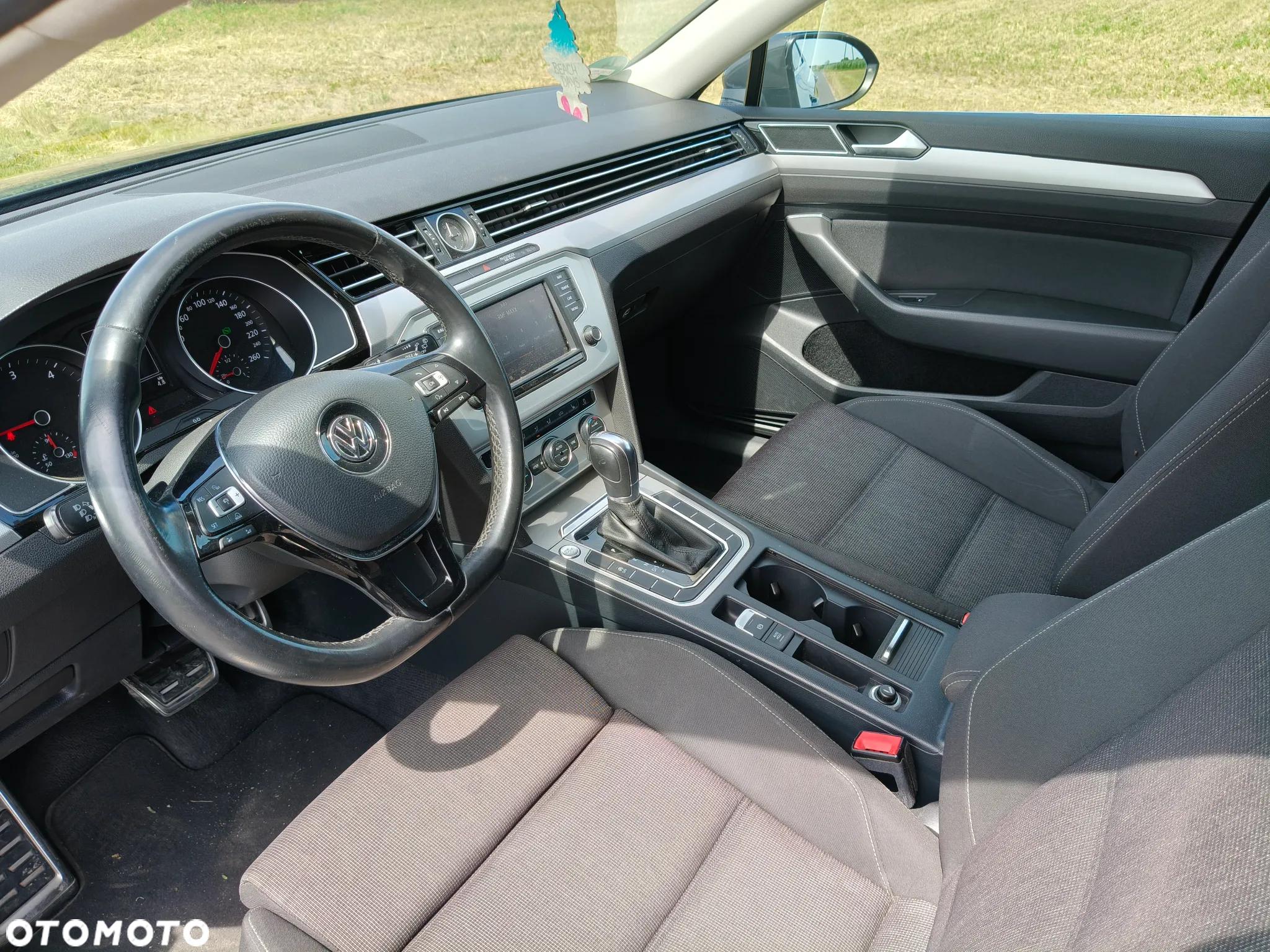 Volkswagen Passat - 10