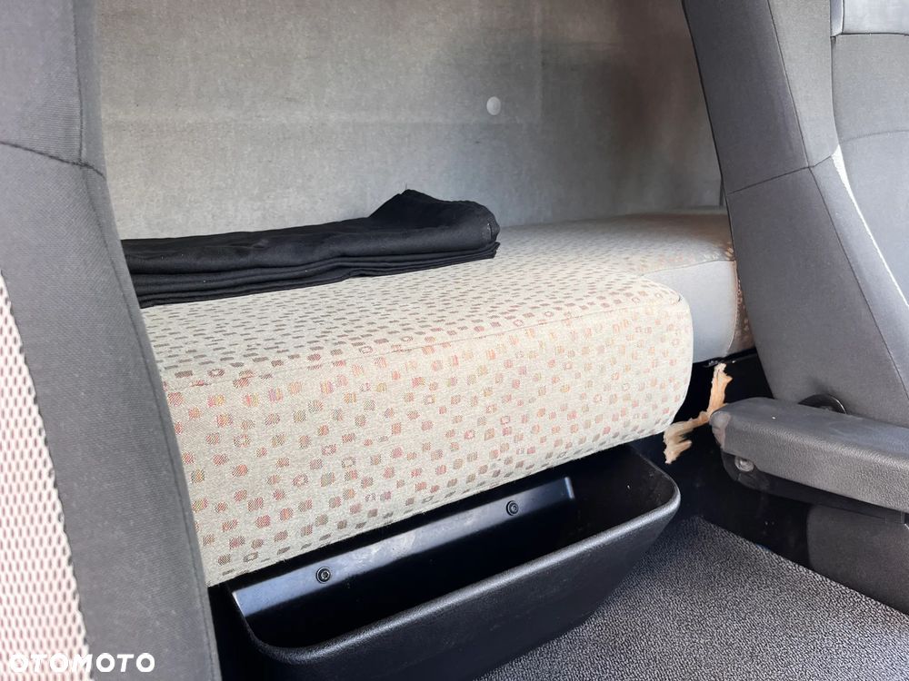Renault D 256KM / DMC 18 / CHŁODNIA + WINDA / SALON POLSKA / FV 23% - 28