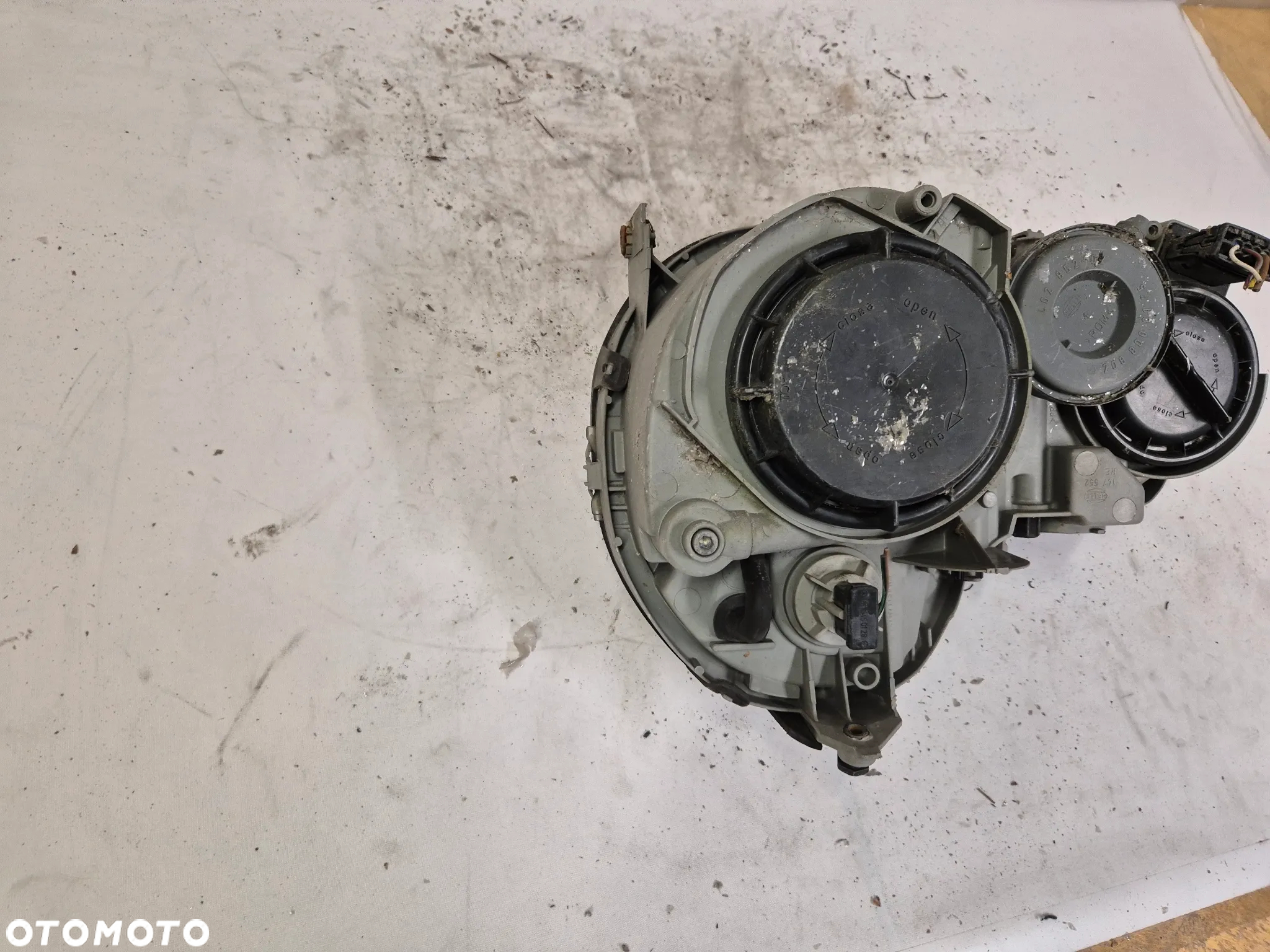 .  PRZOD PRZEDNIA LAMPA PRAWA MERCEDES CLK W208 - 7