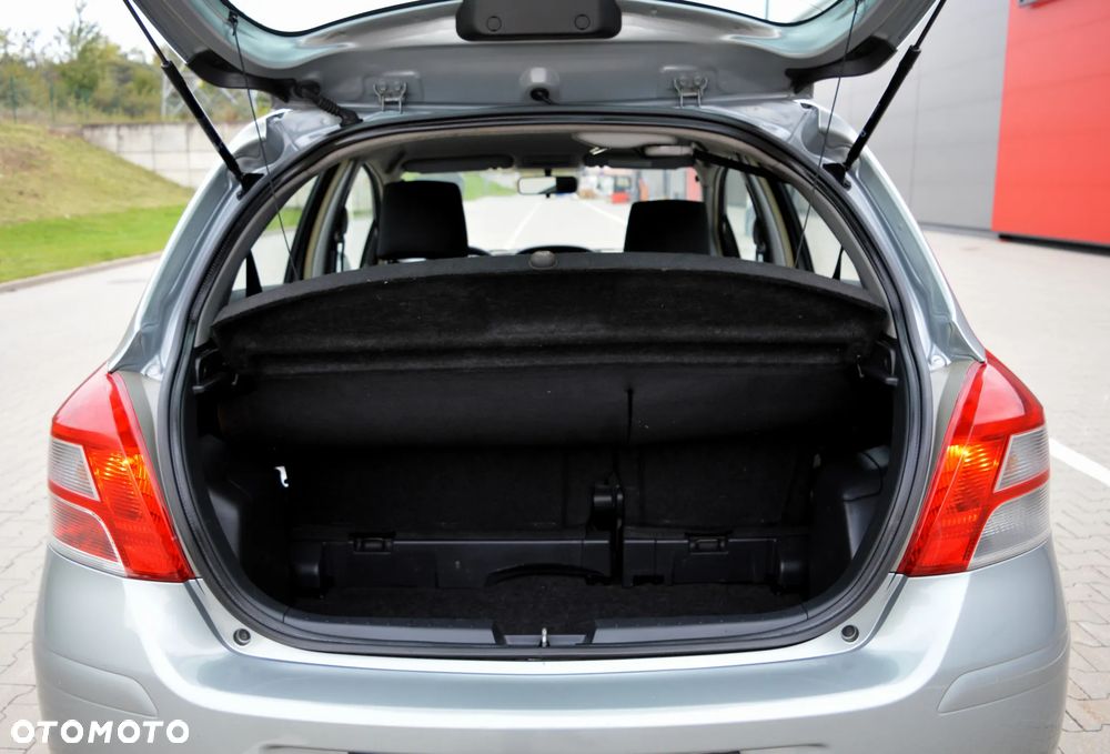 Toyota Yaris 1.0 Terra - 31