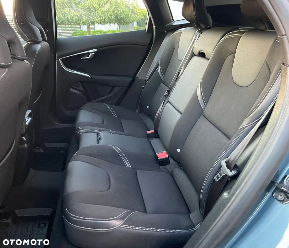 Volvo V40 D3 Momentum - 12