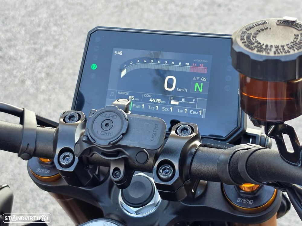 Yamaha MT-09 SP Akrapovic - 8