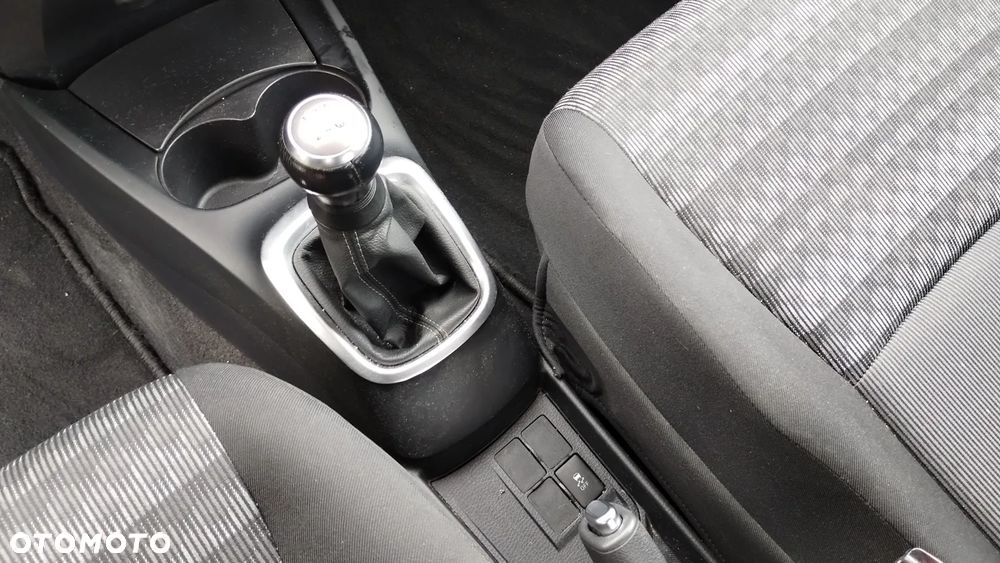 Toyota Yaris - 16