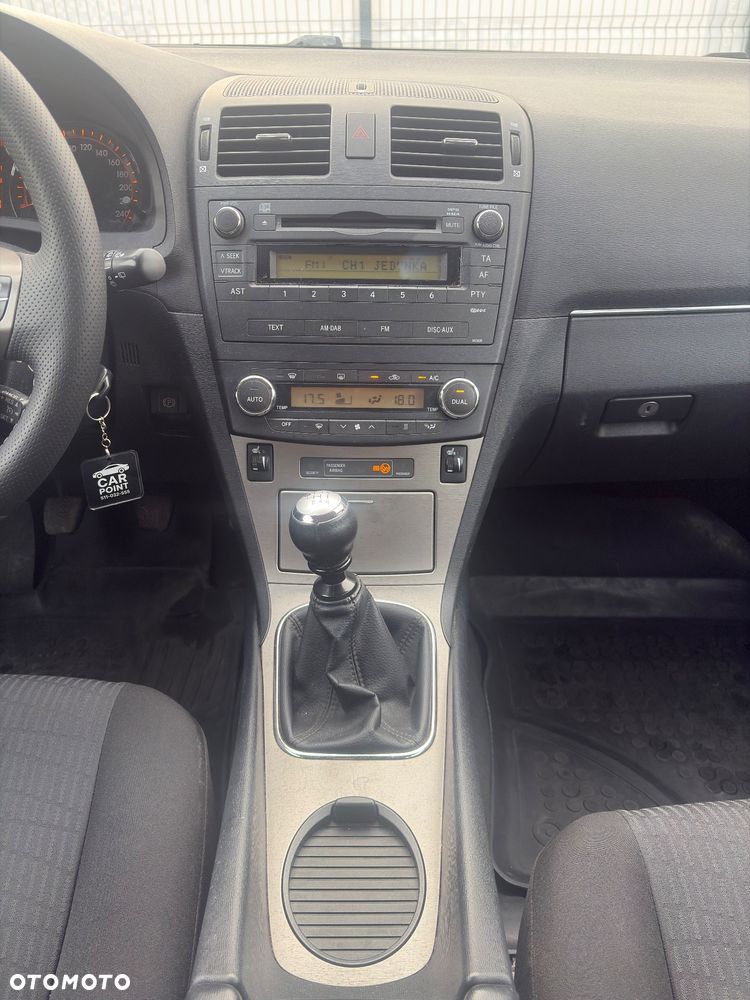 Toyota Avensis - 12