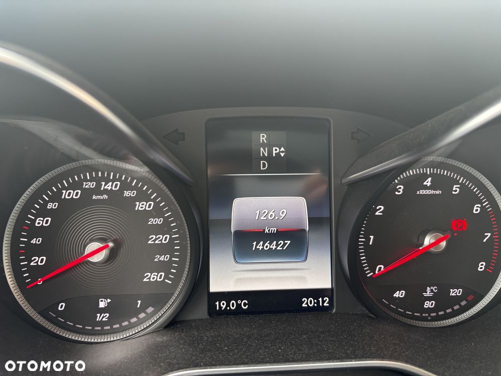 Mercedes-Benz Klasa C 300 7G-TRONIC Edition 1 - 36