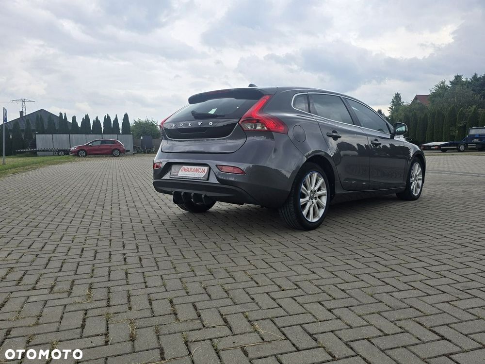 Volvo V40 - 18