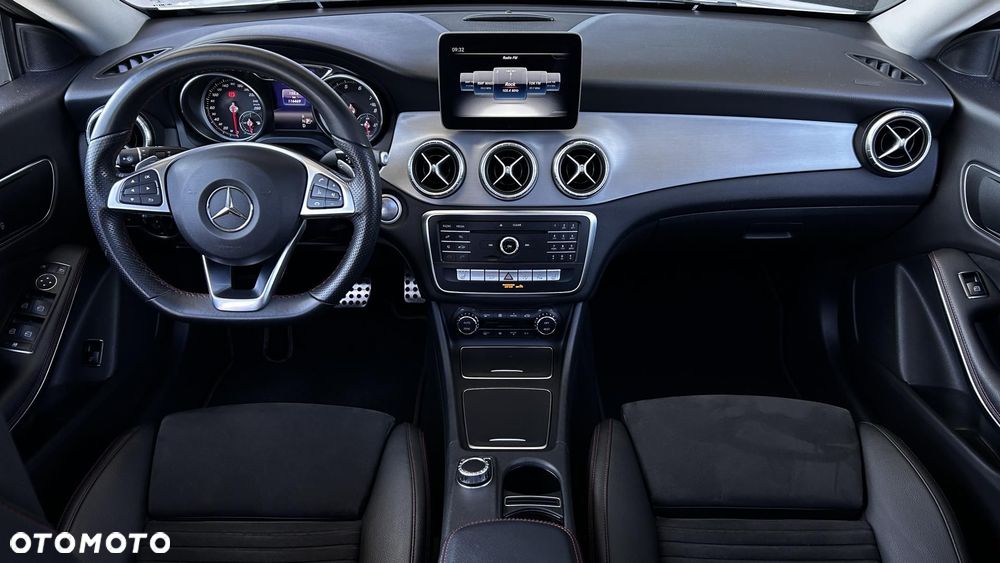 Mercedes-Benz CLA - 21