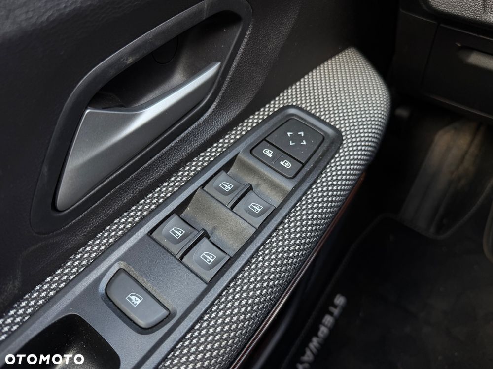 Dacia Sandero Stepway TCe 90 Expression + - 29