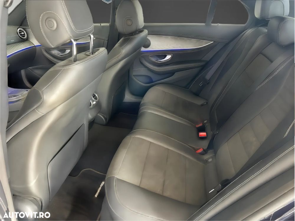 Mercedes-Benz E 300 de 9G-TRONIC AMG Line - 13