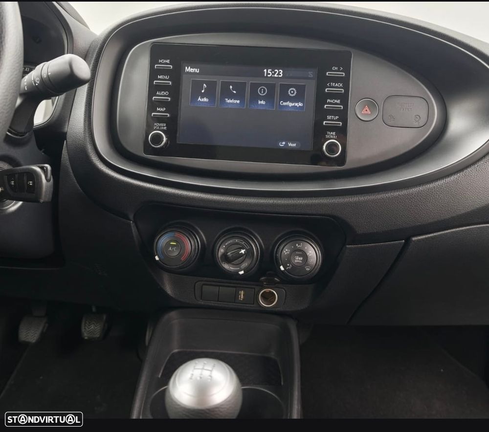 Toyota Aygo X Play - 10