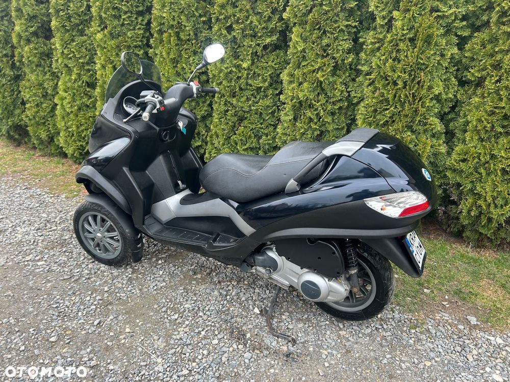Piaggio MP-3 - 5