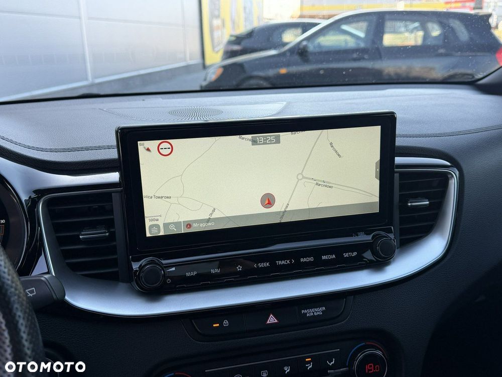 Kia Ceed 1.6 CRDi (48V Mild-Hybrid) DCT7 GT Line - 25