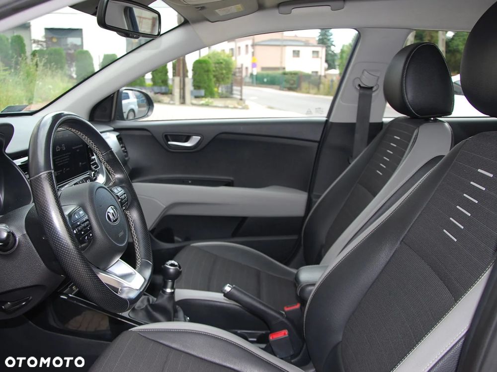 Kia Stonic 1.2 L - 7
