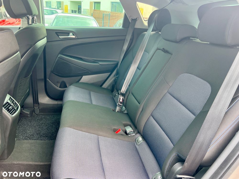 Hyundai Tucson blue 1.7 CRDi 2WD Intro Edition - 21