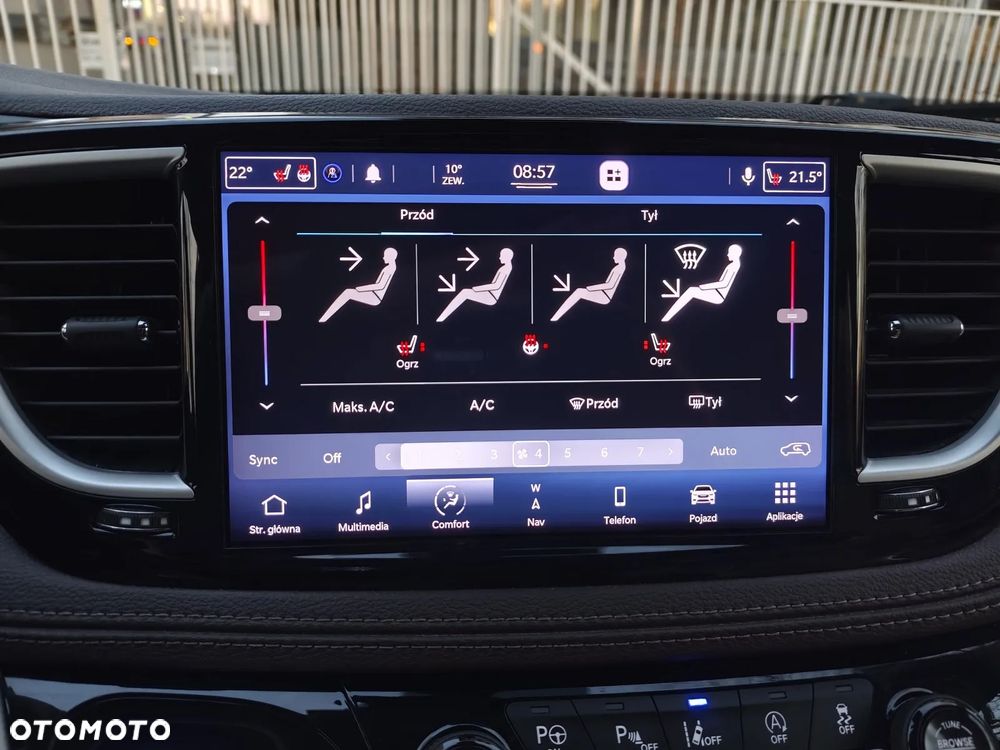 Chrysler Pacifica - 15