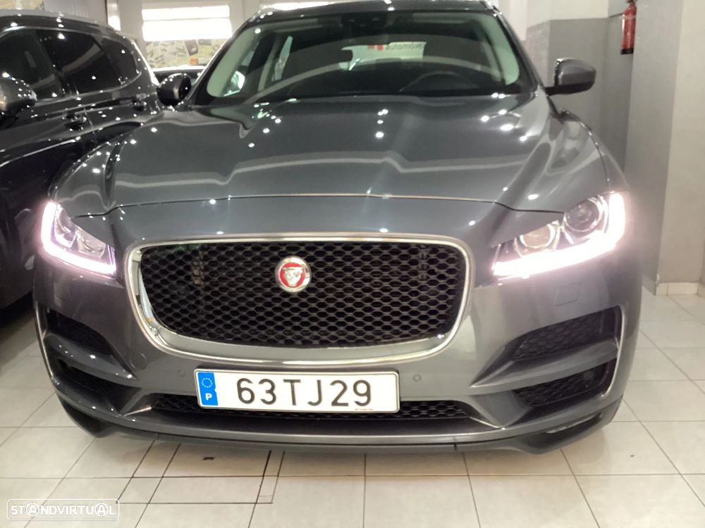 Jaguar F-Pace 2.0 i4D Portfolio Aut. - 2
