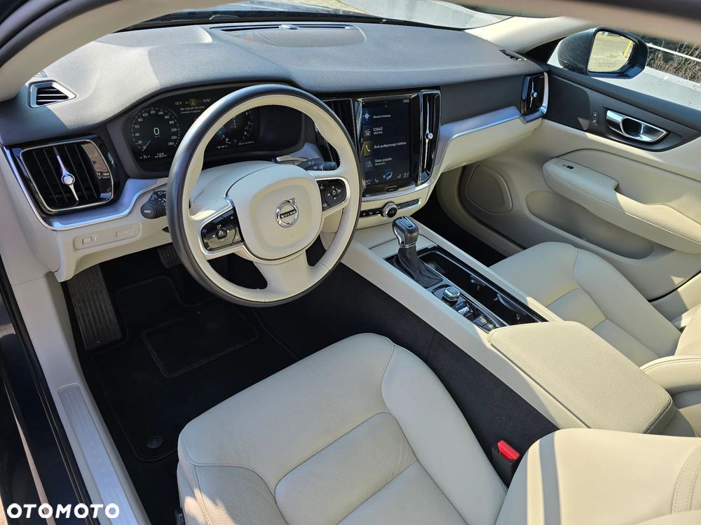 Volvo S60 T5 Momentum Pro - 14