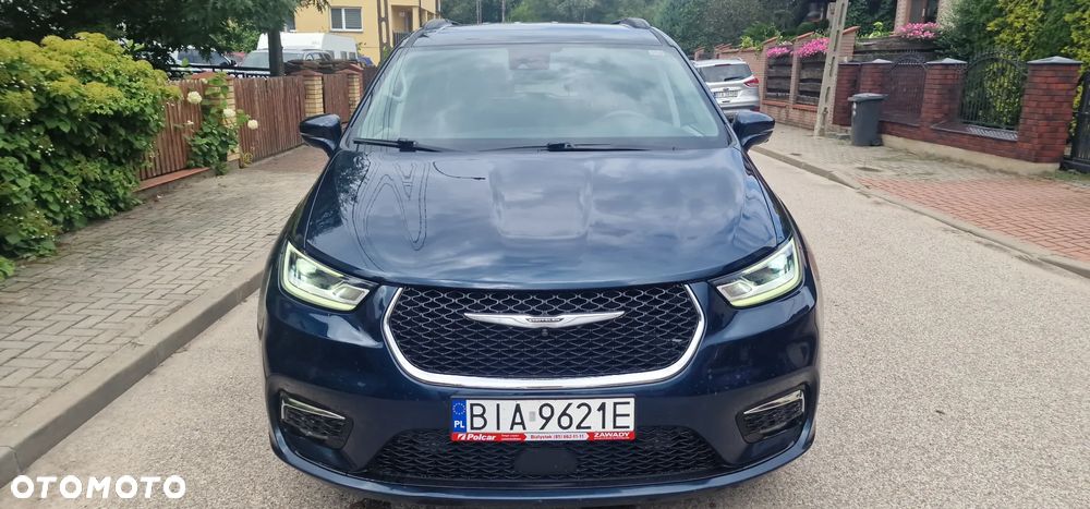 Chrysler Pacifica - 2