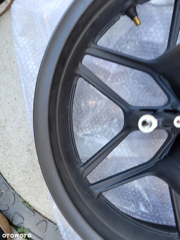 Felga przód, przednia Honda Forza 125 - 14