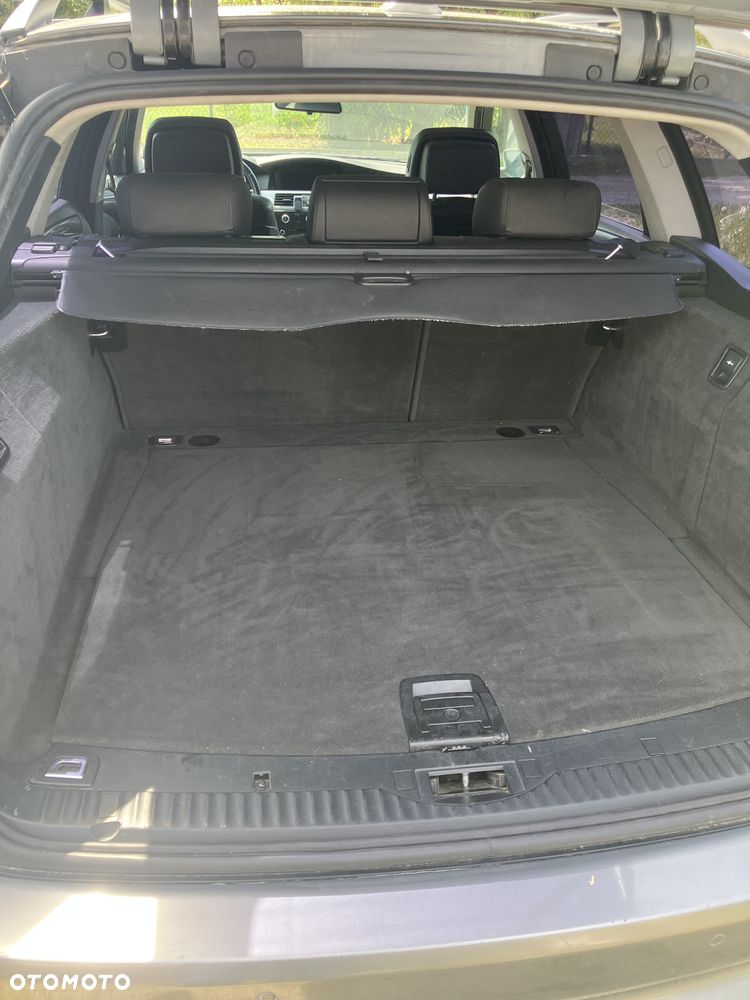 BMW Seria 5 525d - 13