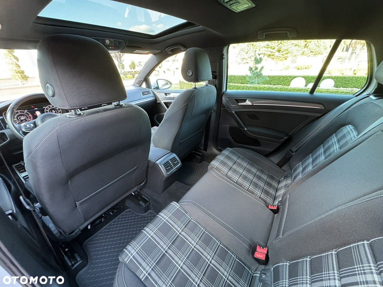 Volkswagen Golf - 39