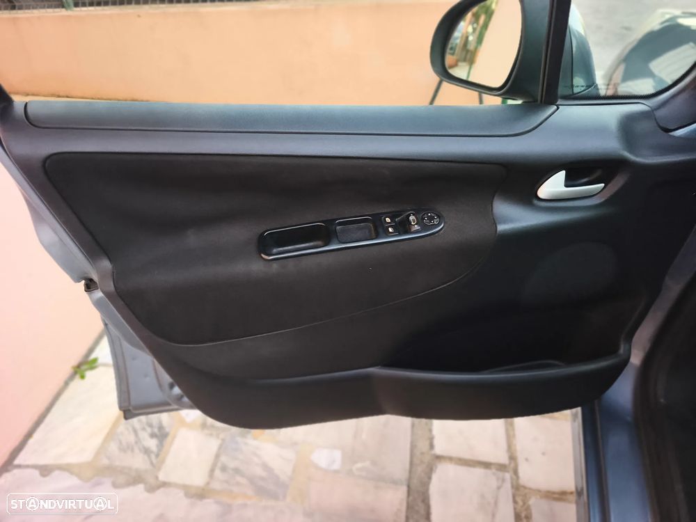 Peugeot 207 1.4 HDi Premium - 15