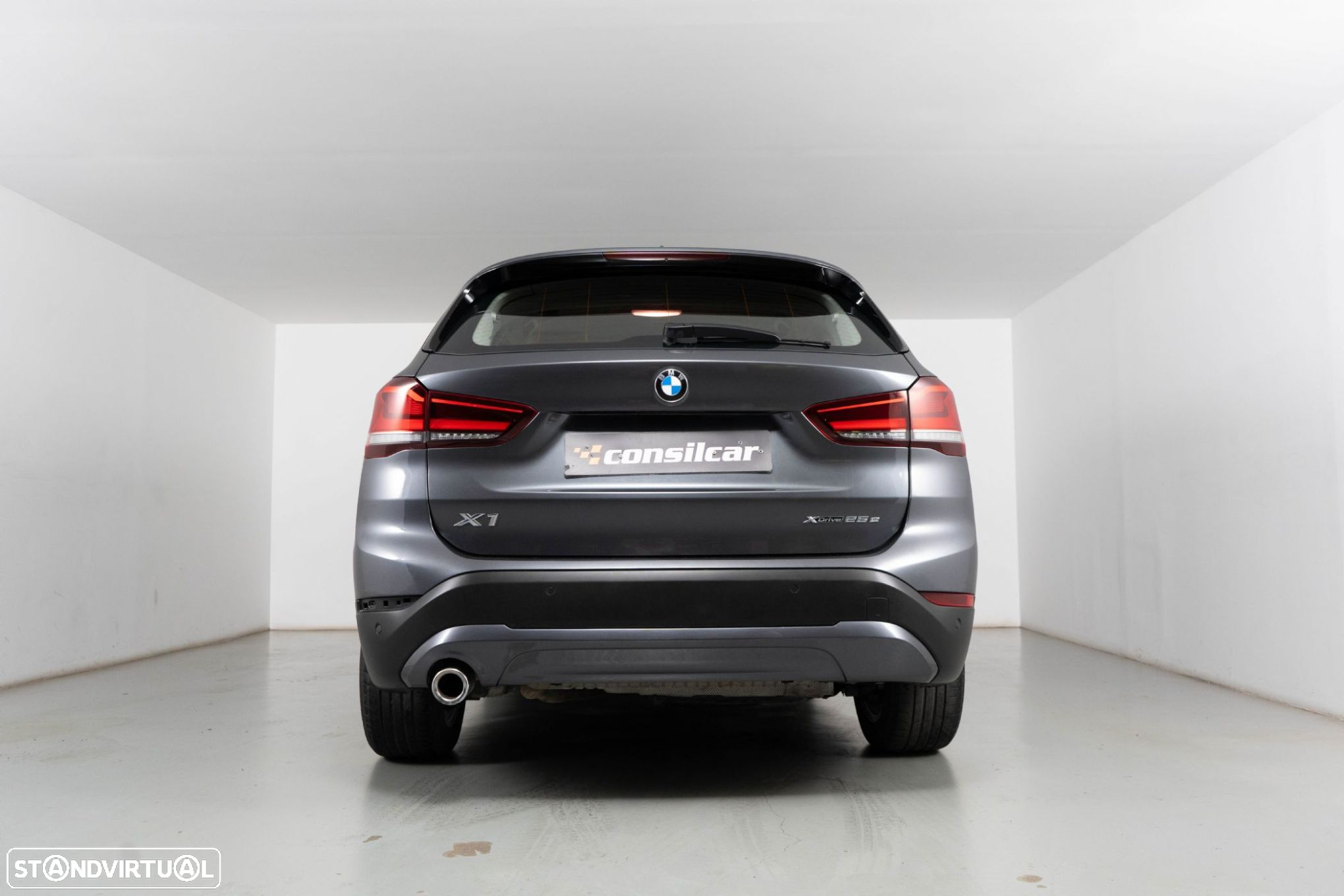 BMW X1 25 e xDrive Corporate Edition - 4