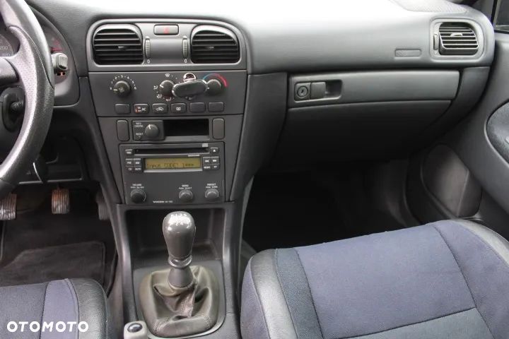 Volvo V40 1.8 - 31