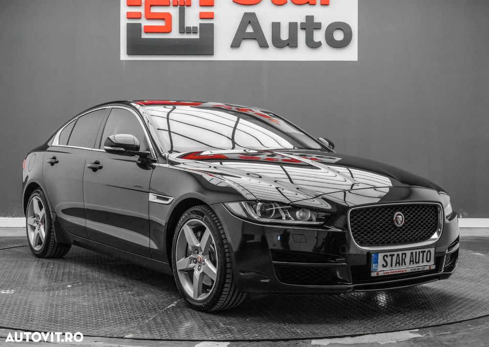 Jaguar XE 20t RWD Portfolio - 4