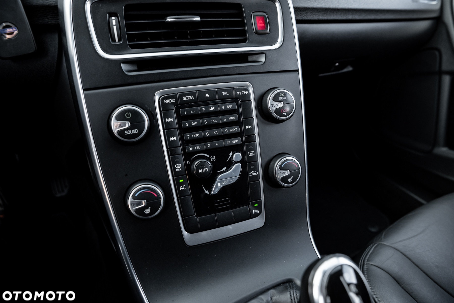 Volvo V60 D4 AWD Geartronic Momentum - 35