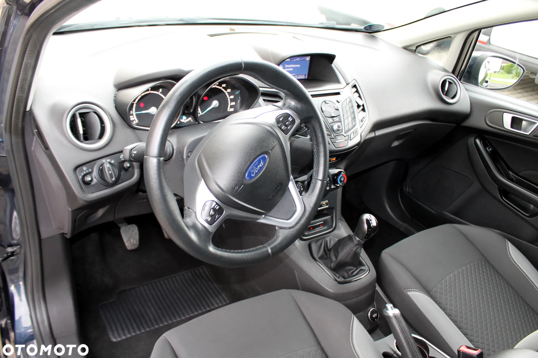 Ford Fiesta 1.0 EcoBoost S&S TREND - 11
