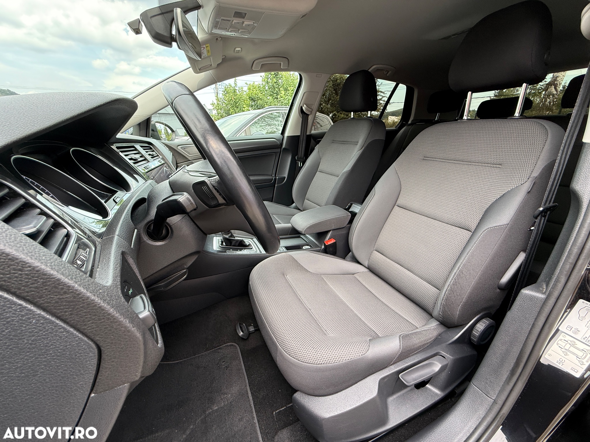 Volkswagen Golf 2.0 BlueTDI DSG Comfortline - 5