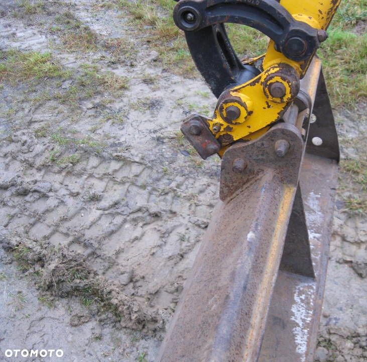JCB 8018 - 8