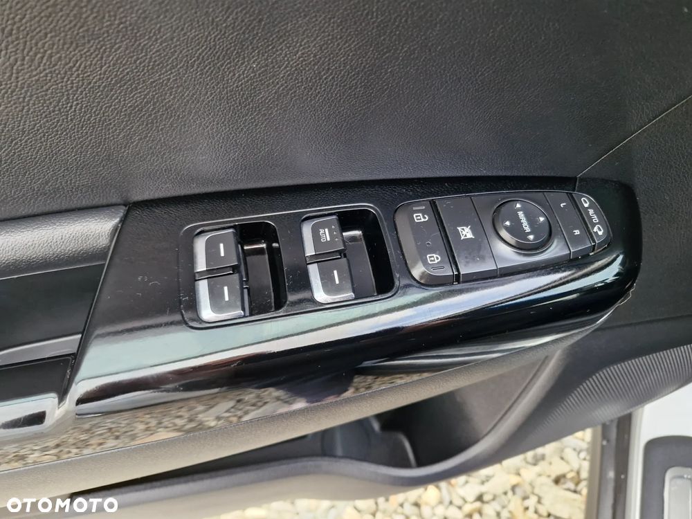 Kia Sportage 1.7 CRDI 2WD Spirit - 32