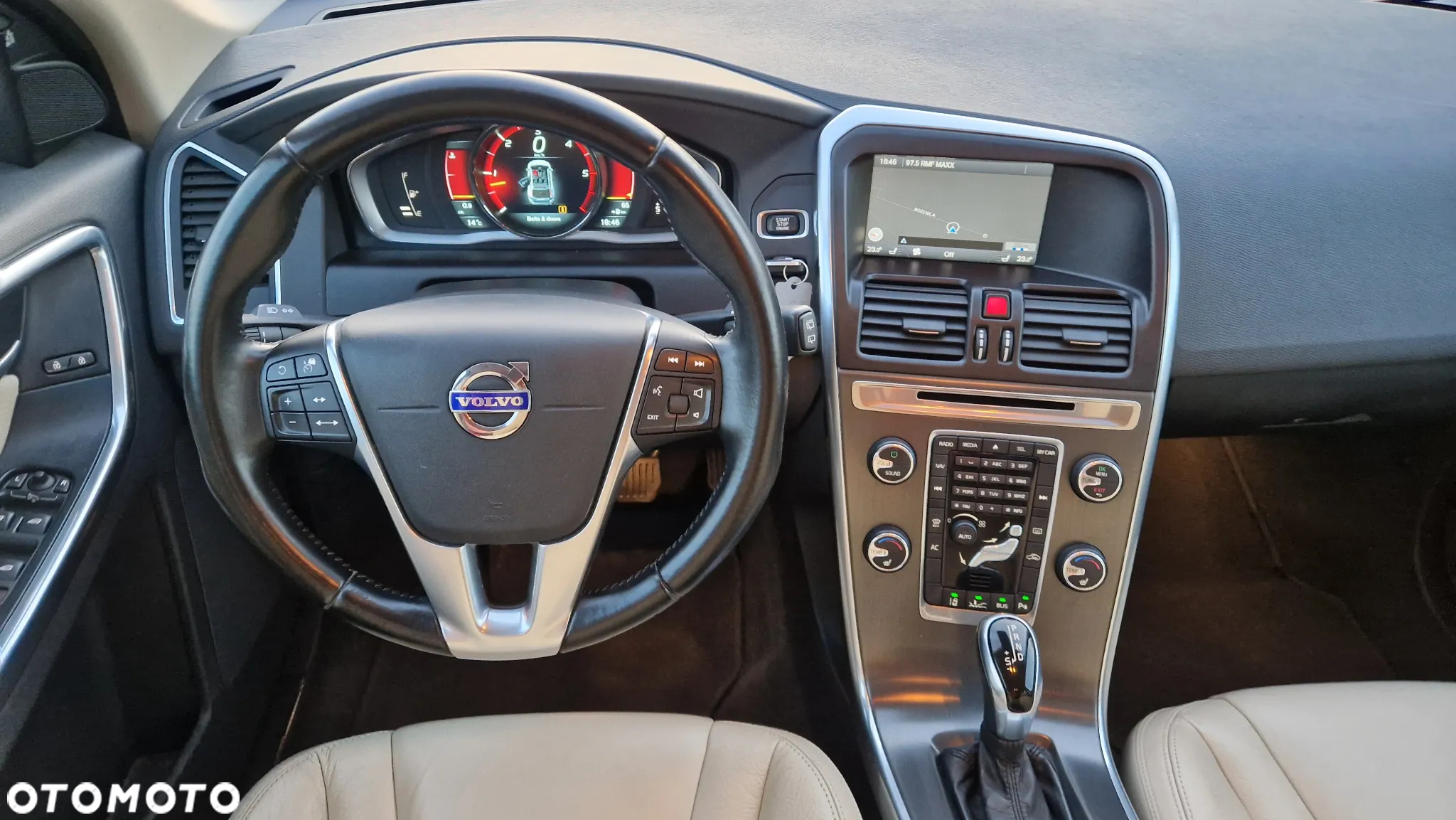 Volvo XC 60 D4 Geartronic Momentum - 22