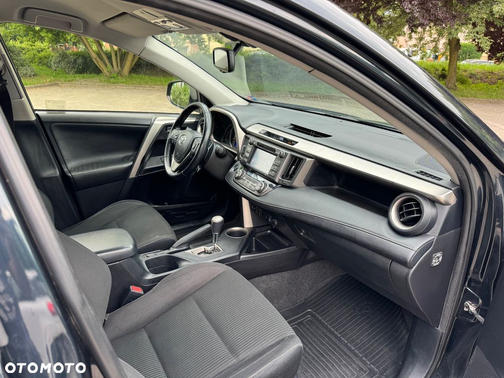 Toyota RAV4 - 10