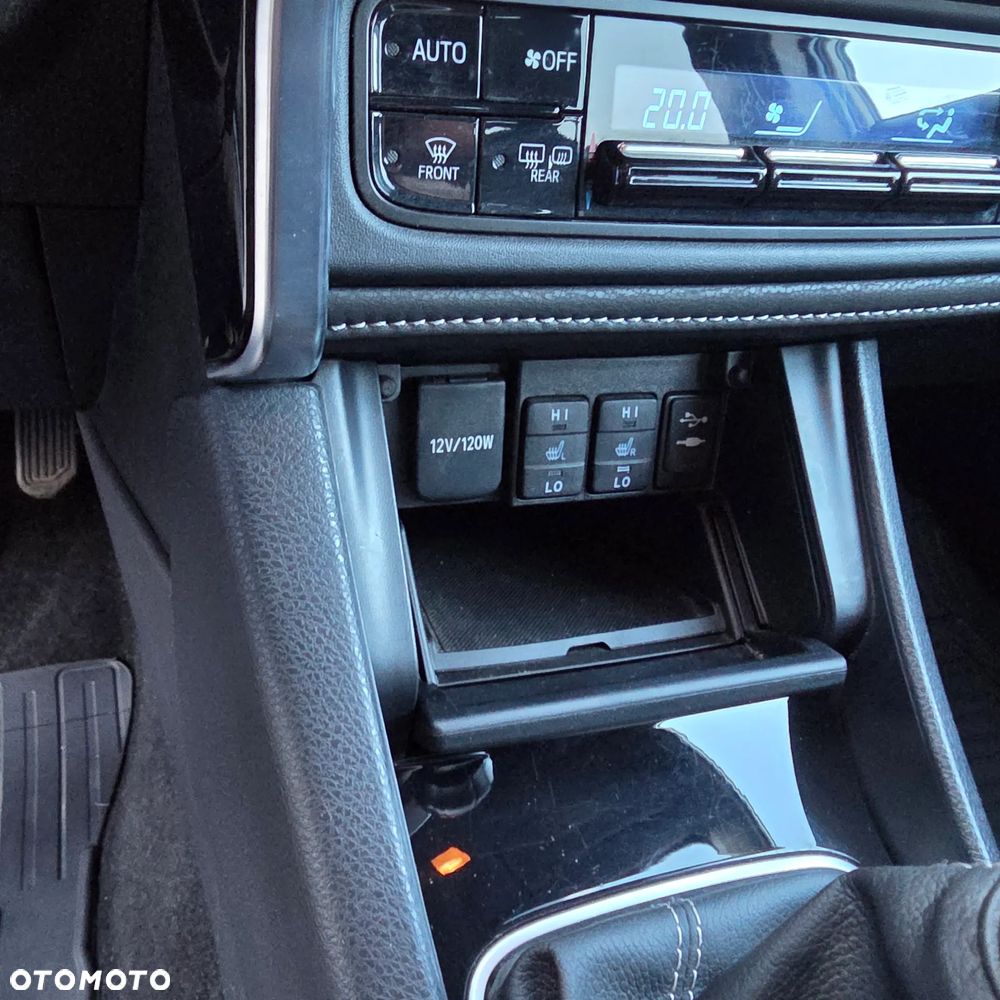 Toyota Auris 1.6 Premium Comfort - 9