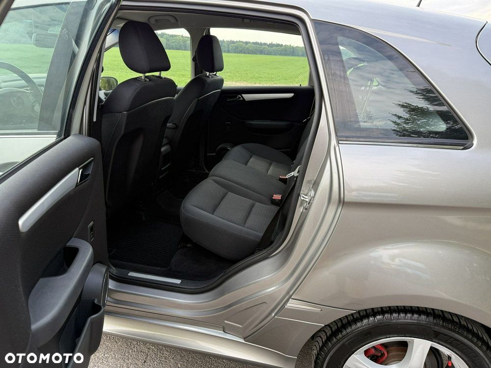 Mercedes-Benz Klasa B 150 Special Edition - 28