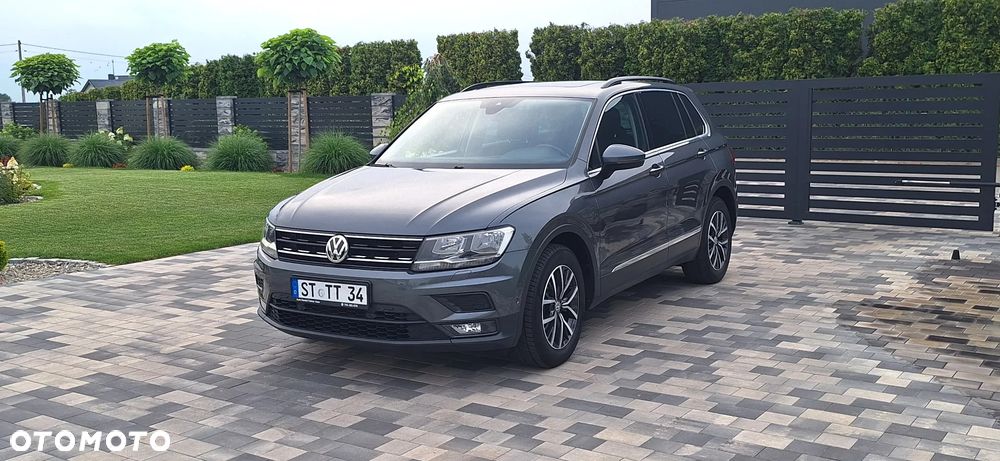 Volkswagen Tiguan - 1