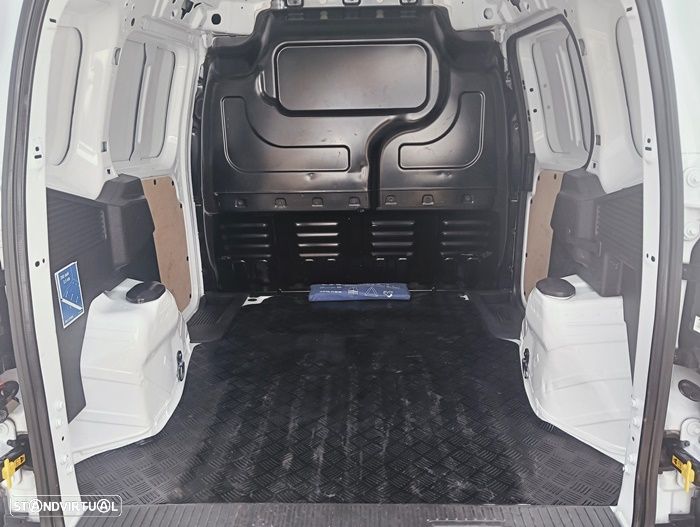 Ford Transit Courier - 18