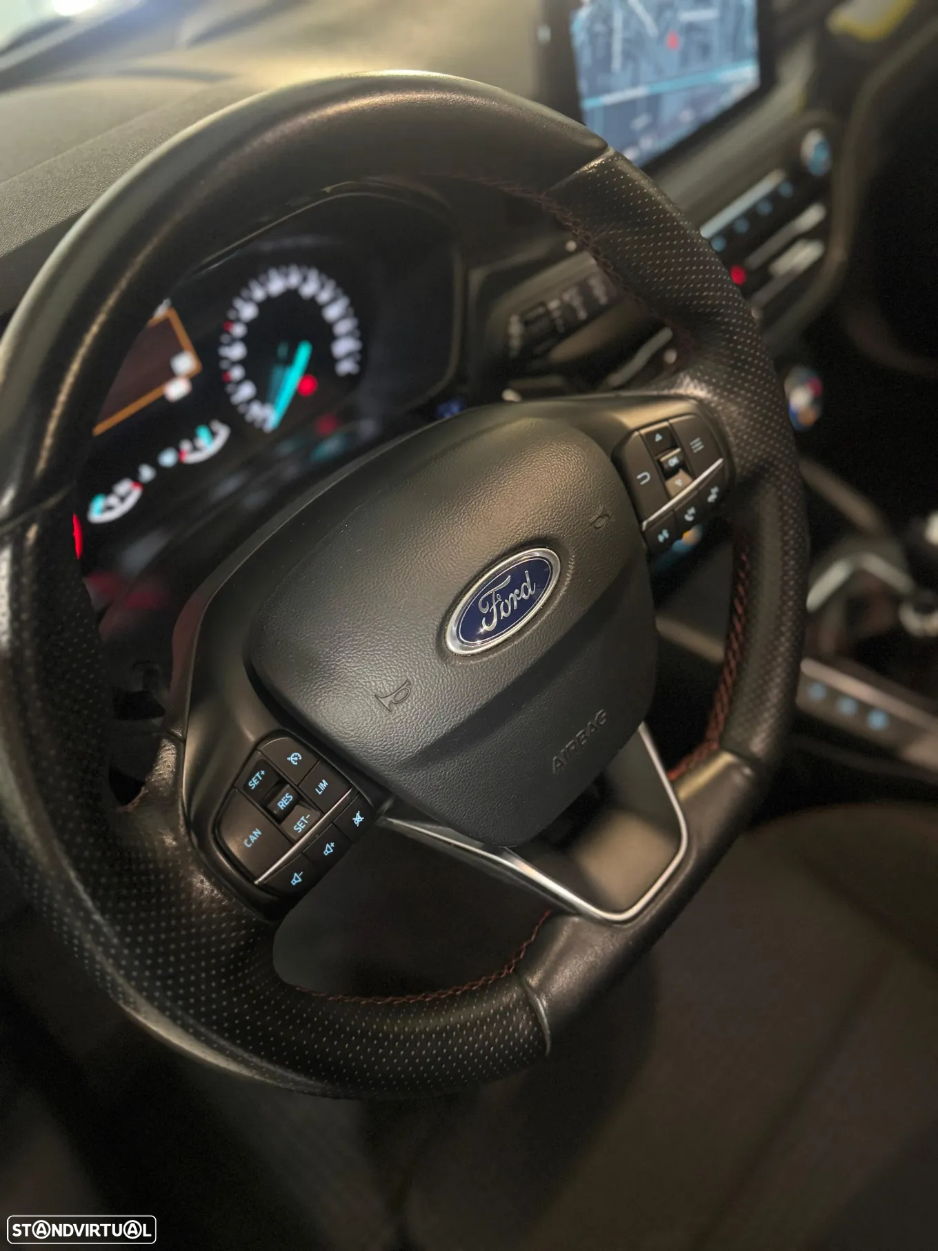 Ford Focus 1.0 EcoBoost MHEV ST-Line - 23