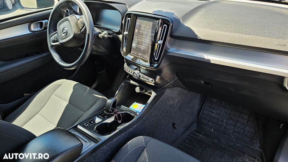 Volvo XC 40 T3 AT8 Momentum Pro - 8