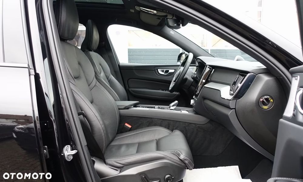 Volvo XC 60 B5 B AWD Ultra Black Edition - 12