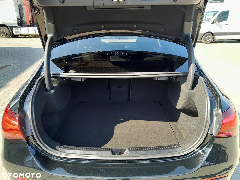 Mercedes-Benz Klasa A 200 AMG Line 7G-DCT - 16