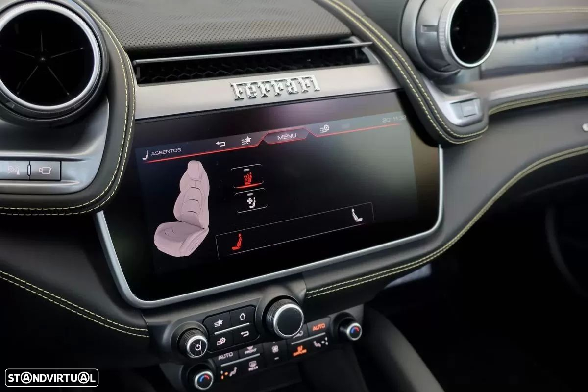 Ferrari GTC4 Lusso - 15